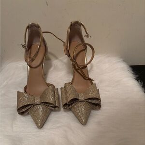 INC International Concepts Gold Bow Heels